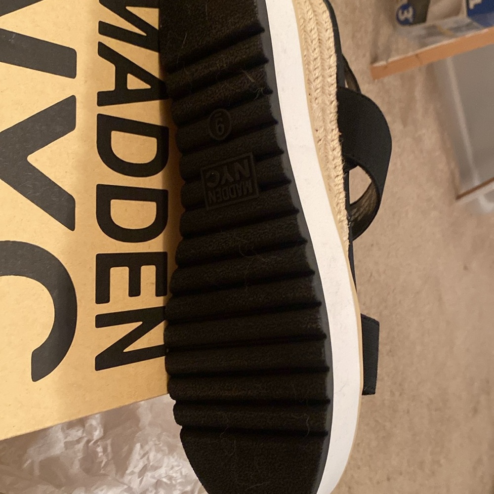 Wedge shoes - Picture 2 of 3